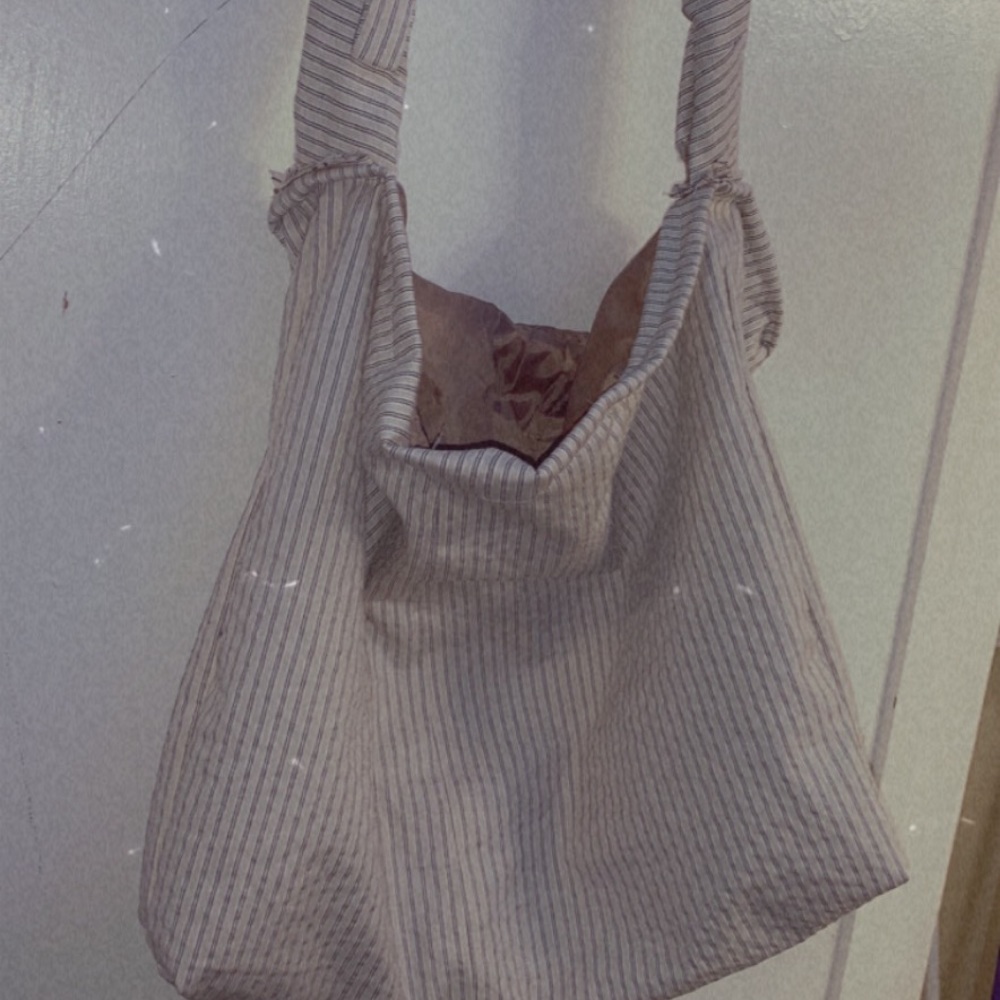 Striped shoulder tote